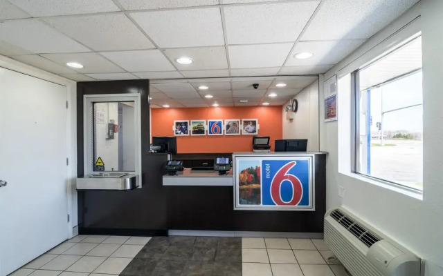 Motel 6 Chicago Southwest - Aurora