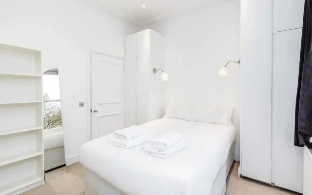 Amazing 2 bed 2 bath Kensington