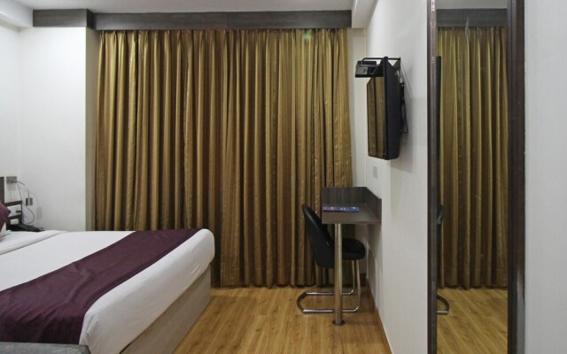 Oyo 682 Near Fortis Hospital