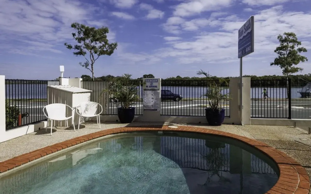 River Sands Apartments