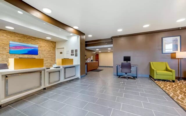 Comfort Inn & Suites