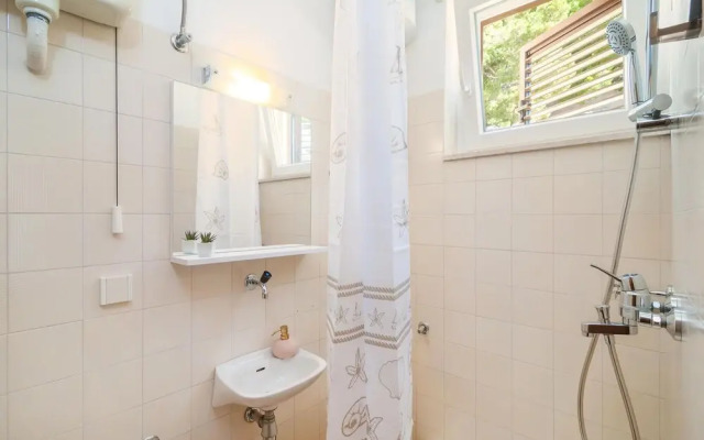 Beautiful Apartment in Krilo Jesenice With 3 Bedrooms