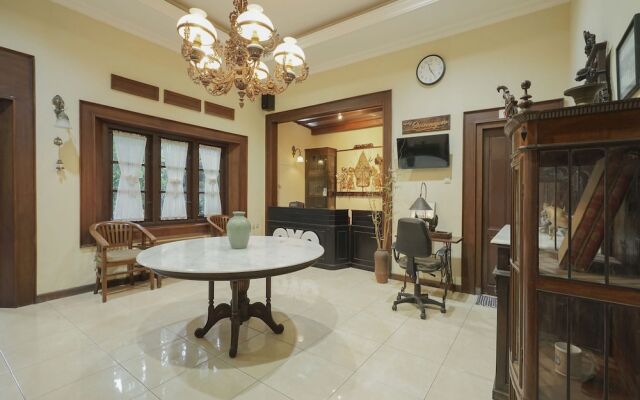 Ndalem Maharani Guest House