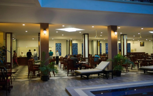 Smiling Hotel
