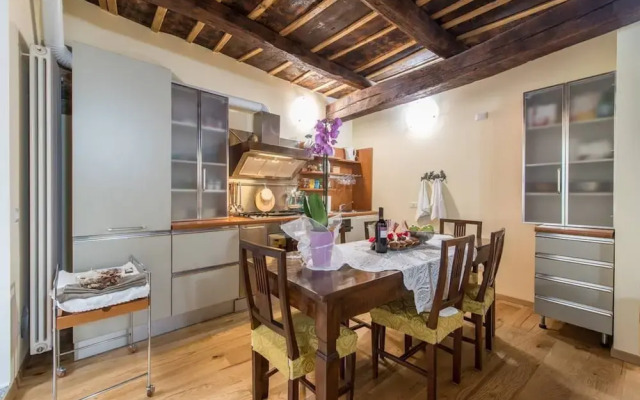 Porta Dipinta house