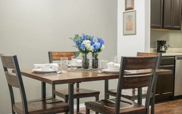 Upscale Condo Private Room