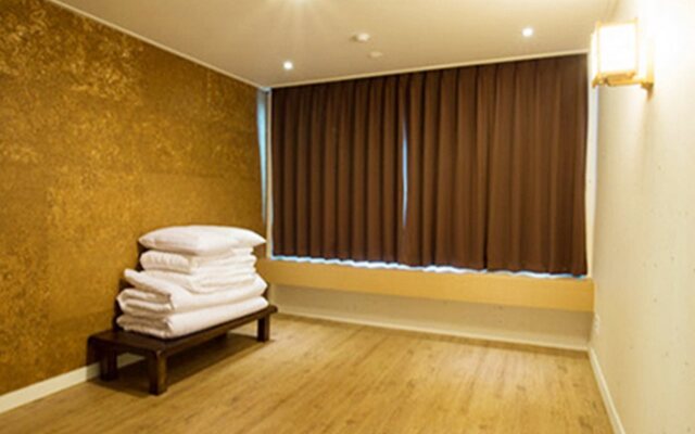 Pungnam Family Hotel