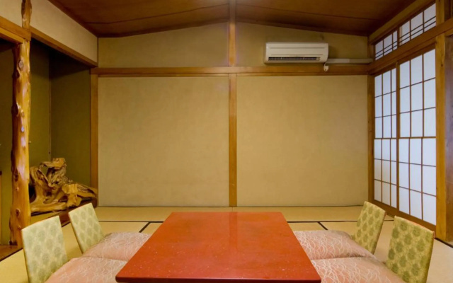 Izumi-So – Guest Rooms – Gero