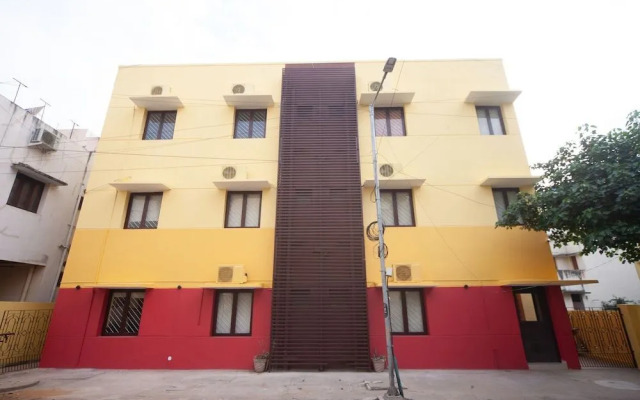 OYO 22669 Srushti Guest House