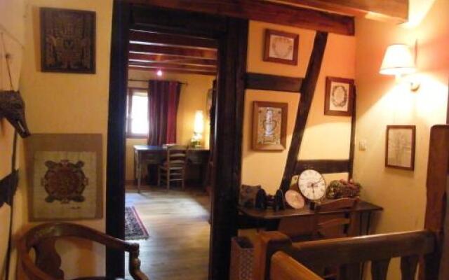 La Maison Jaune