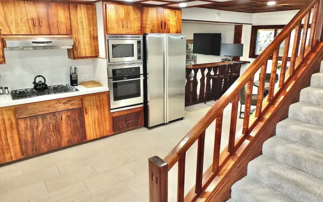 Beachside Sanctuary Lovely 3 BDR Steps to Ocean!