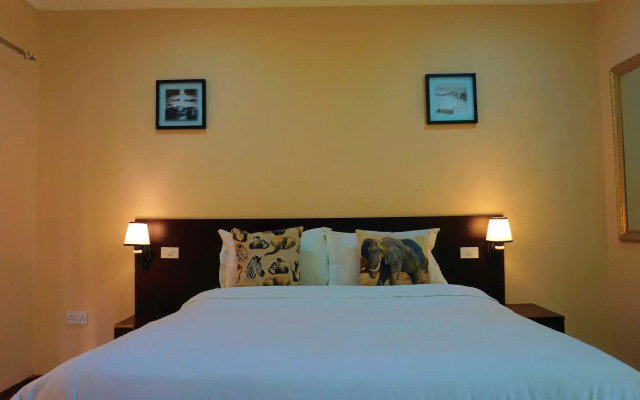 Tasha Lodge and Tours