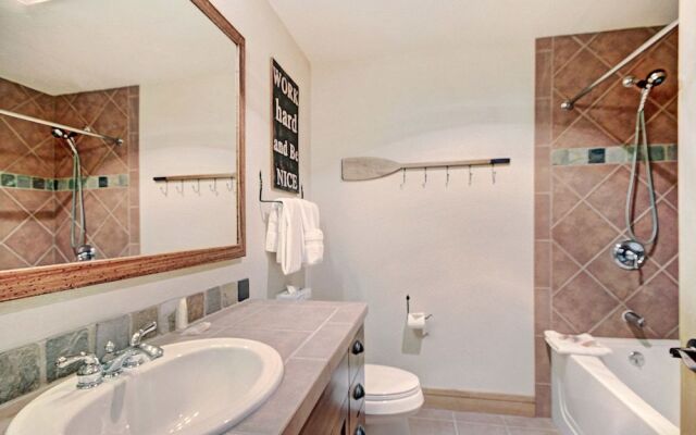 6526 Settlers Creek by RedAwning