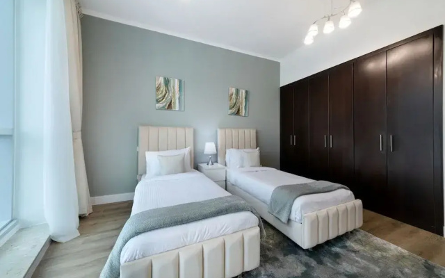 Maison Privee - High-Floor Trendy Apt w/ Marina, Palm & Ocean Vws