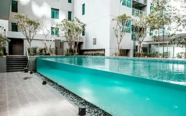Summer suites klcc By Regal Homes