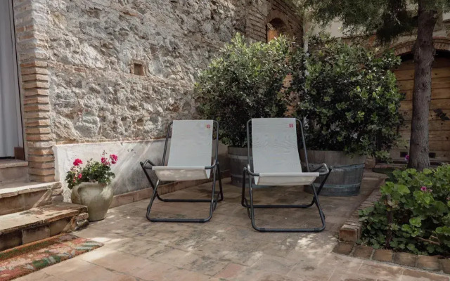 Sicilian Suite garden