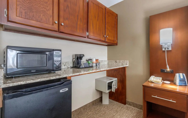 Comfort Suites Johnson City near University