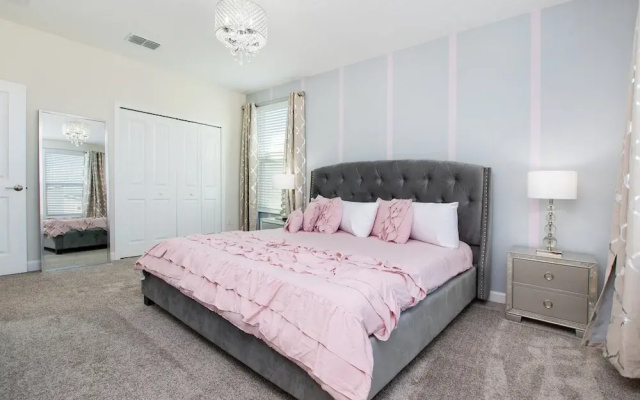 Champions Gate Resort 6 Bdrm Home