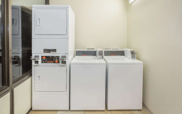 Super 8 by Wyndham Valdosta Mall