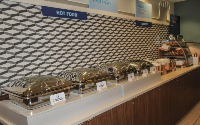 Holiday Inn Express Hotel & Suites Charleston-North by IHG