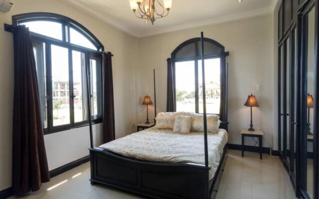 Hamilton Oceanview Villa