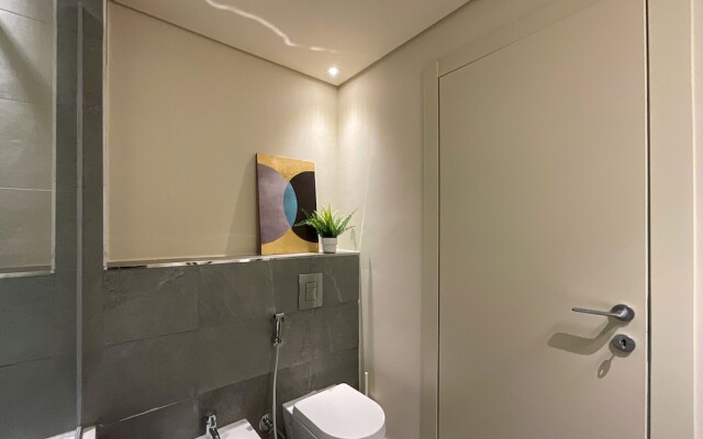 WelHome - Evergreen Apartment Amidst Vibrant JVC With Pool