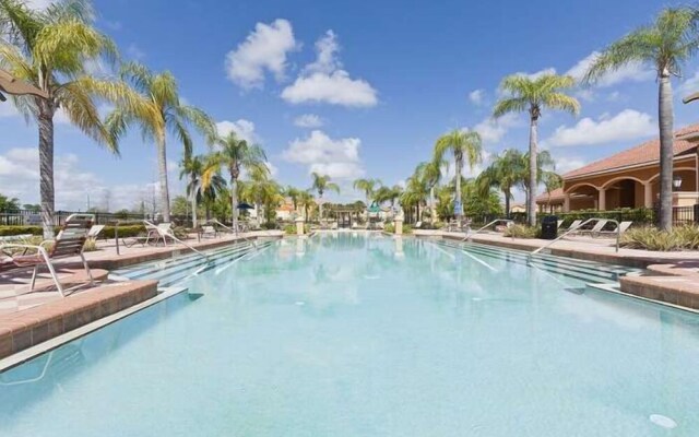 New! Spacious w Resort Pool 12 min from Disney