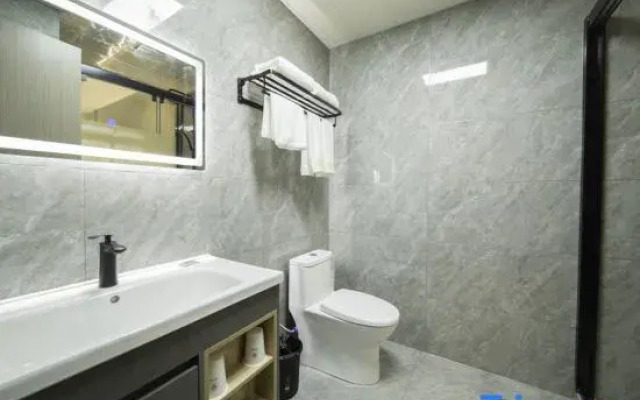Snail Business Hotel (Jiaxing Pinghu East Lake Scenic Area Branch)
