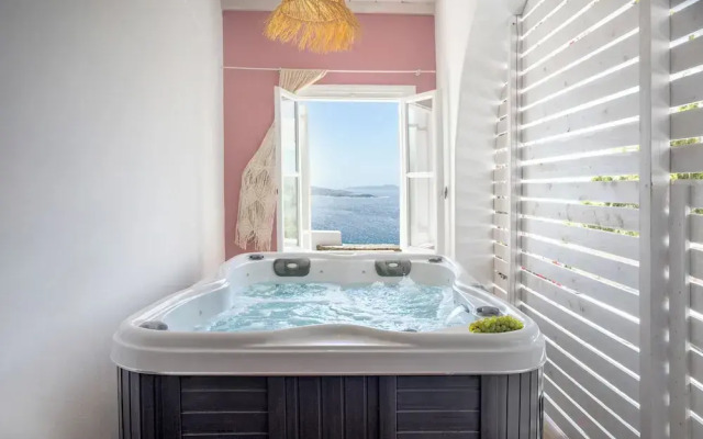 Amelie Suites