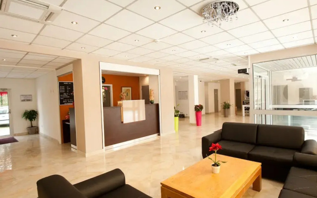 Hotel Milton (ex Gis Hotel)
