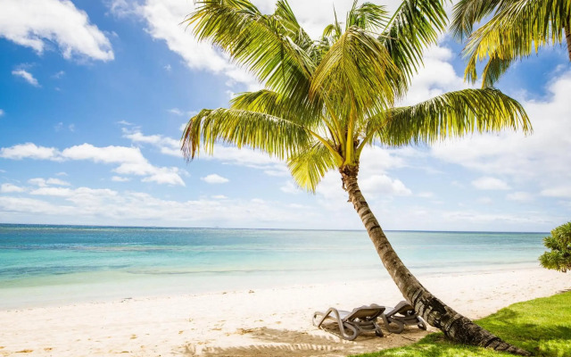 Victoria Beachcomber Resort & Spa