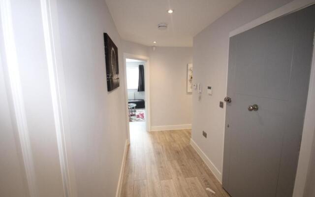 Holden Court Apartment - Apt 1