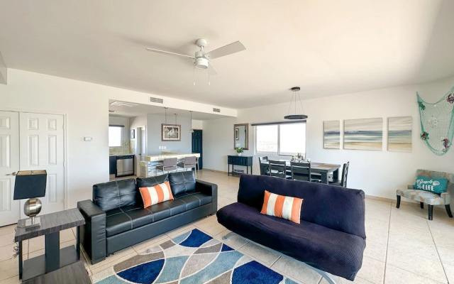 Relaxing Getaway 2BR Condo