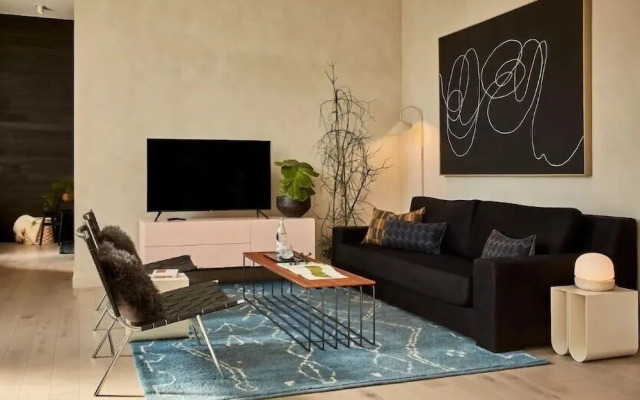 Archway Hotel & Residences