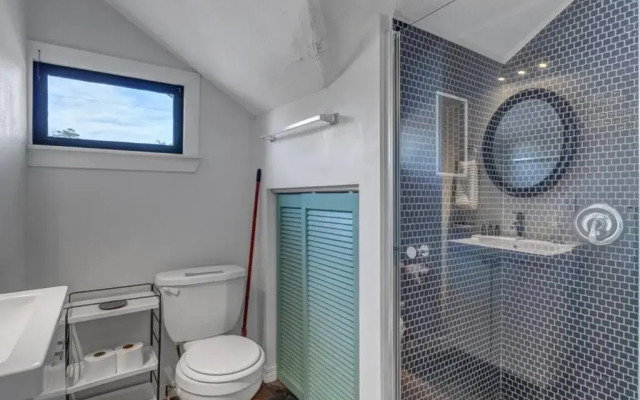 Comfy studio - stylish yet budget friendly!