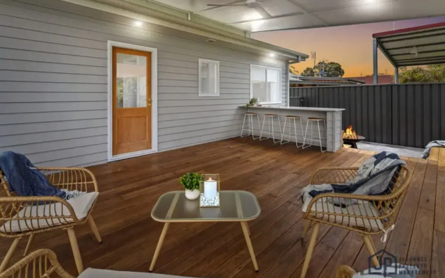 Elegant Beachside Retreat With Luxurious Amenities
