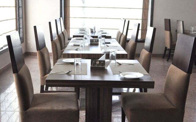 Hotel The Royal Bharti