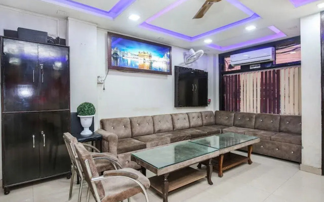 OYO 24978 Maryada Hotel