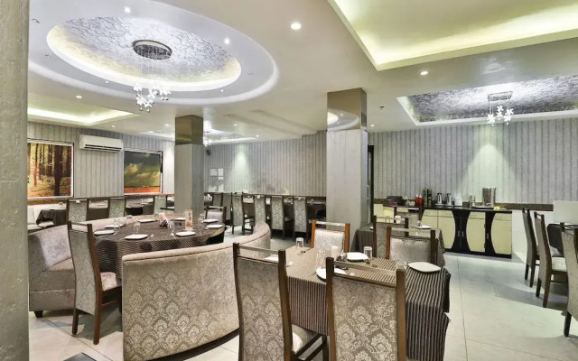Oyo 17332 Hotel Nana'S