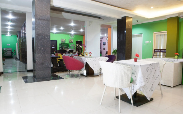 RedDoorz Plus @ Talaga Bodas