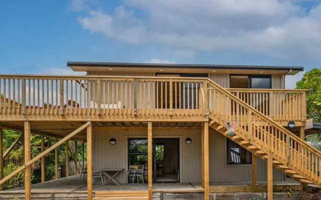 All Decked Out - Matarangi Holiday Home