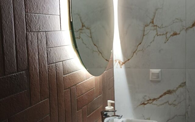 Atelier Deluxe Apt Must