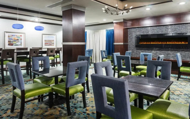 Holiday Inn Express and Suites - Stroudsburg