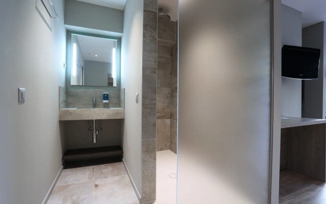 Ascona Lodge, Pool & Garden Retreat