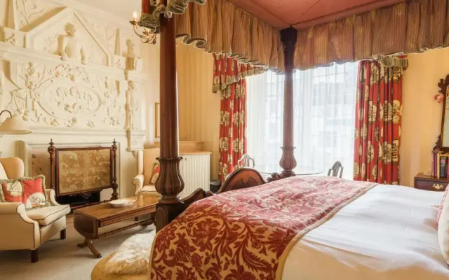 Luttrell Arms Hotel