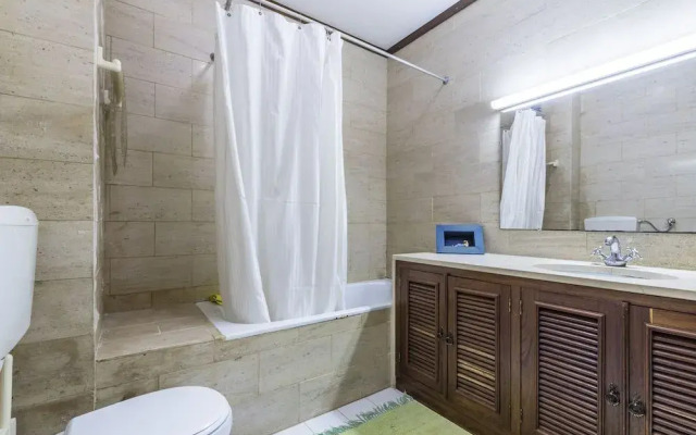 Fish House Flat With Pool