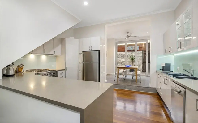 Unique 2- Storey Victorian Terrace Near Errol St