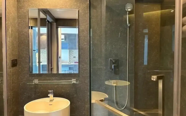 Celebrity treatment  Citygate Kamala c34