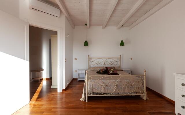 Sunny House Trilo with Pool