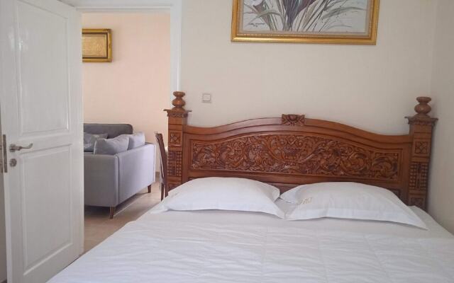 Villa Kota Bunga Anyelir